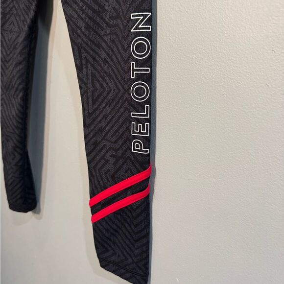 Black Vimmia/Peloton Fleet Leggings Fits XS EUC - Picture 3 of 4